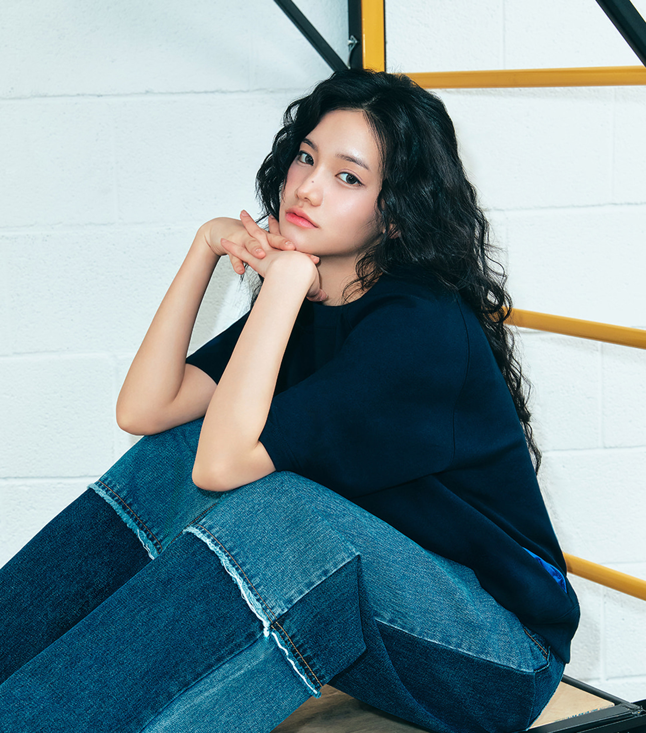 dupvel 2025 SS 룩북 외국인모델 에이전시 화보 컷