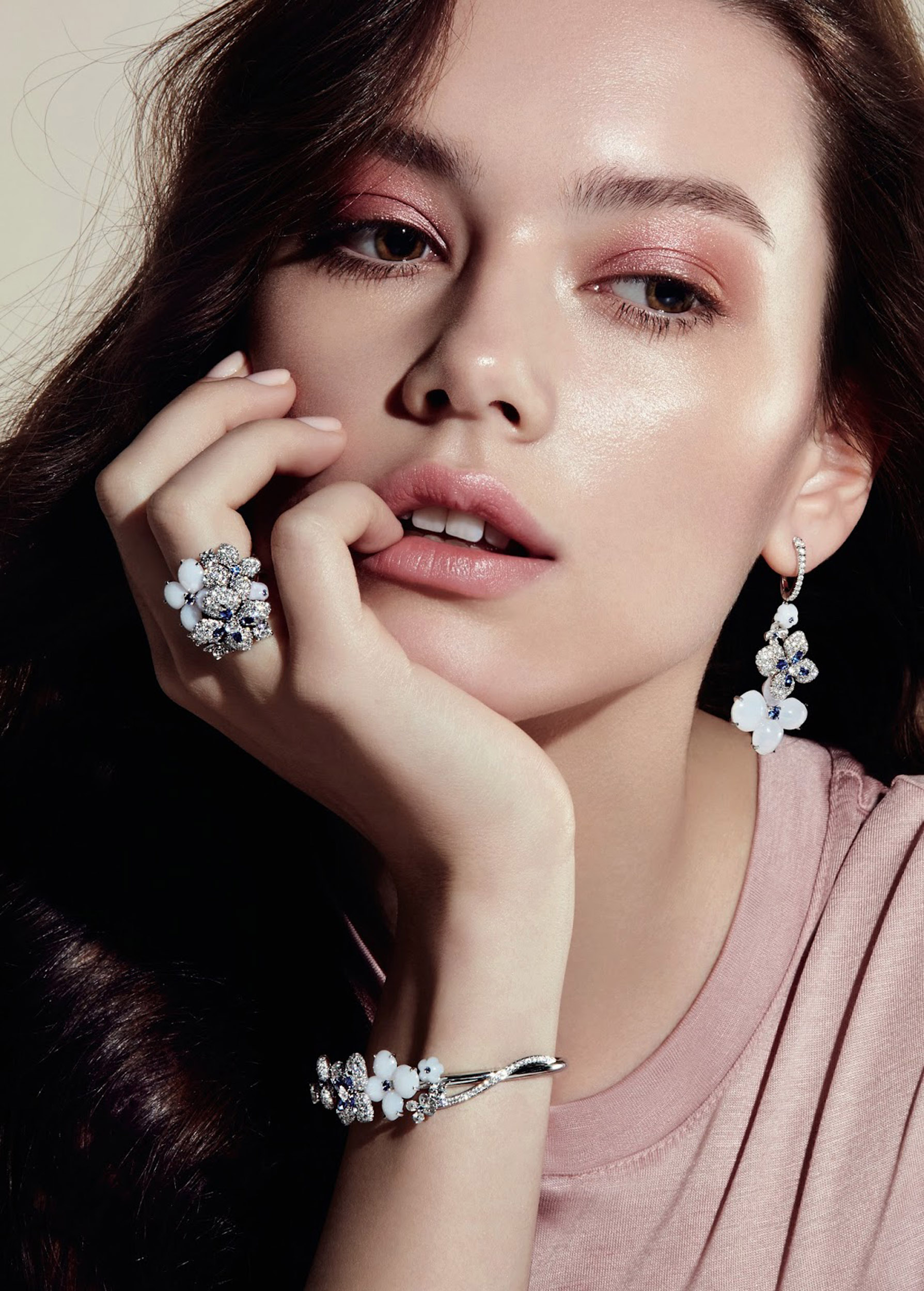 heren magazine 에디토리얼 소울라인 외국인 모델 에이전시 착용 주얼리 화보