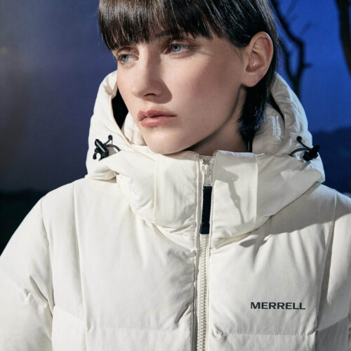 외국인모델에이전시 Souline이 진행한 Merrell 2023 FW 다운 자켓 클로즈업